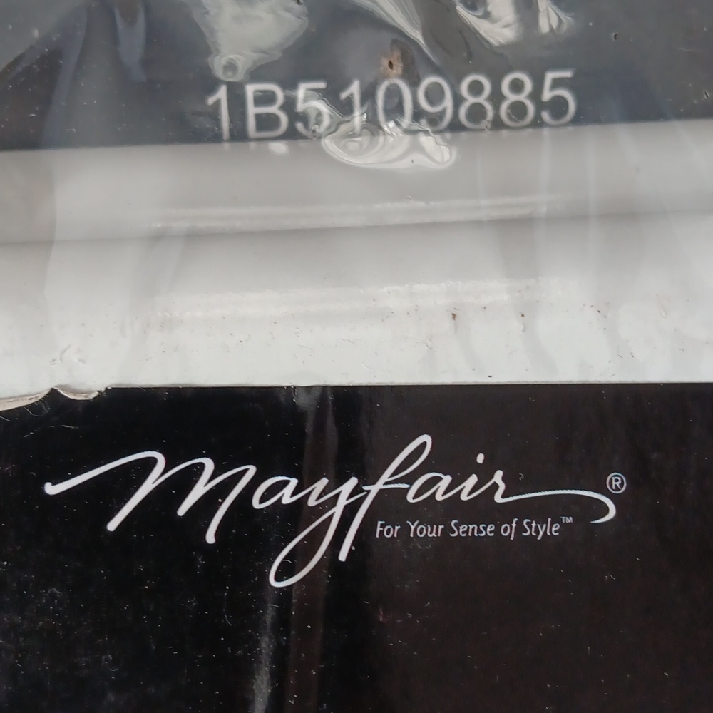 Mayfair White Molded Wood Round 16.5" Toilet Seat New in Package - Picture 4 of 11
